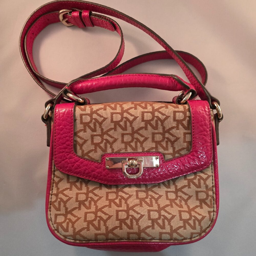 DKNY Crossbody Bag trimmed in pink